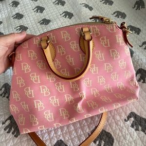 pink Dooney and bourse purse